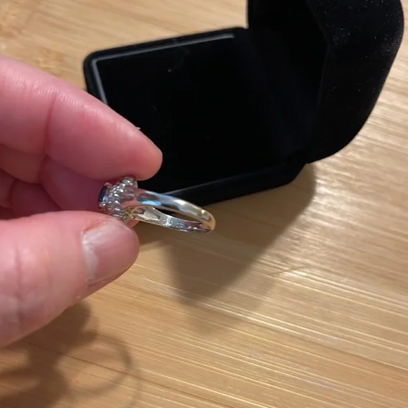 Hallmarked Pt900 natural Sapphire & natural Diamond ring with certificate size 5 - Picture 8 of 14